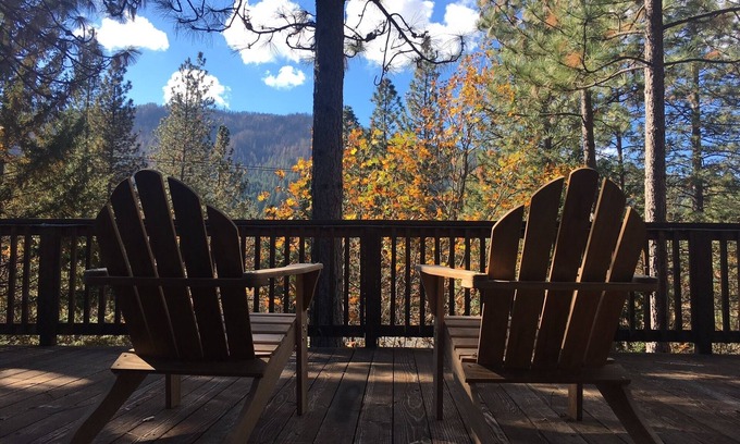 Cobb Cabin | Starview Lodge: Quiet Mountain Home Bordering State Forest