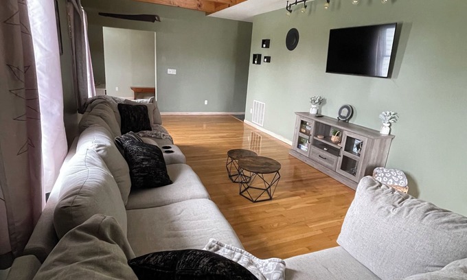 Anna House | StarView Vineyards Winery Retreat