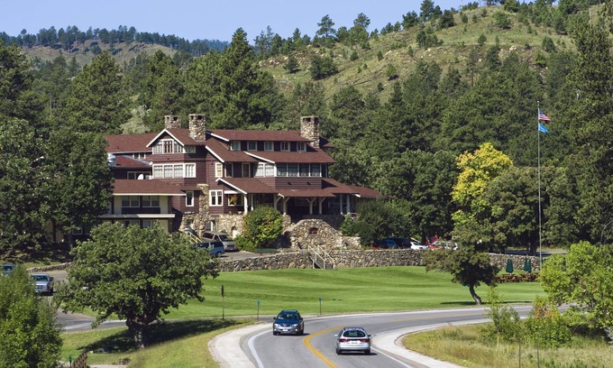 Custer Resort | State Game Lodge at Custer State Park Resort