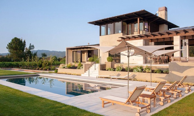 St. Helena House | State-of-the-art St. Helena retreat, Napa Valley