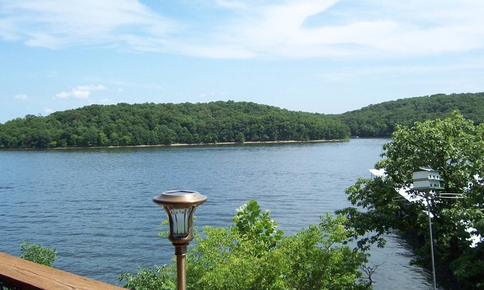 Kaiser Condo | State Park - Lakeside Condo - Perfect for Four