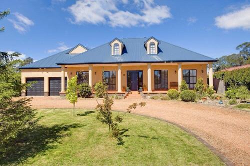East Bowral House | Stately Bowral Designer Home