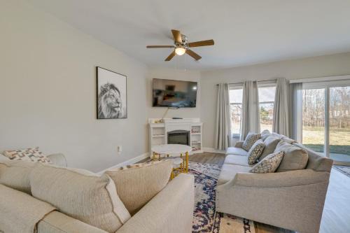 Harrisburg House | Stay and Play Spacious Concord Townhome Near Uptown