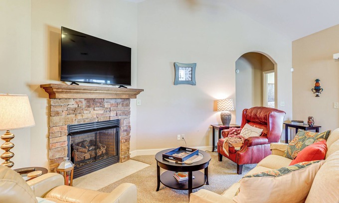 Taylors House | Stay at Jo’s Taylor Retreat: 9 Mi to Greenville!