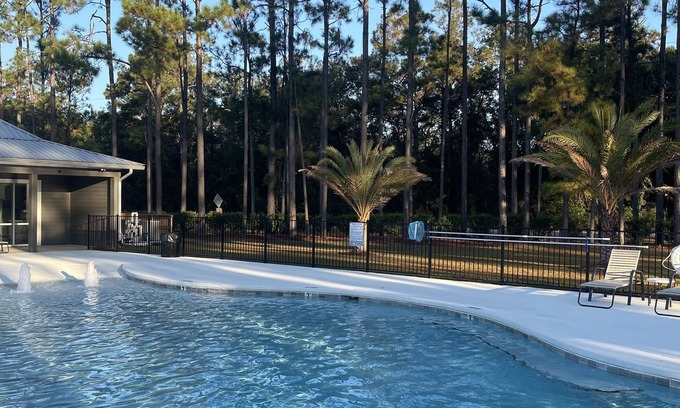 Oak House | Stay in a Luxury Rv and while visiting the beaches of Gulf Shores, AL