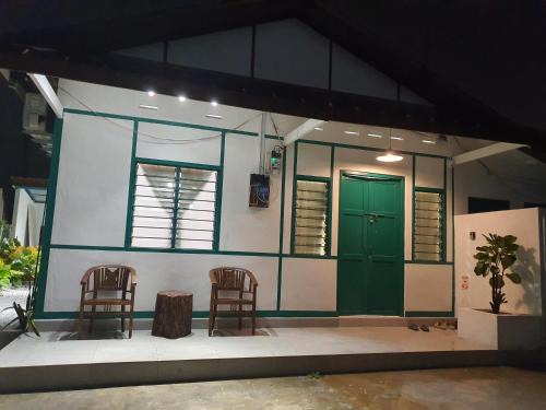 George Town House | Stay Meow Meow Mount Erskine Near Gurney Plaza, Adventist