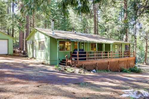 Glencoe House | Stay Near Big Trees, Bring Your Pets Arnold Cabin