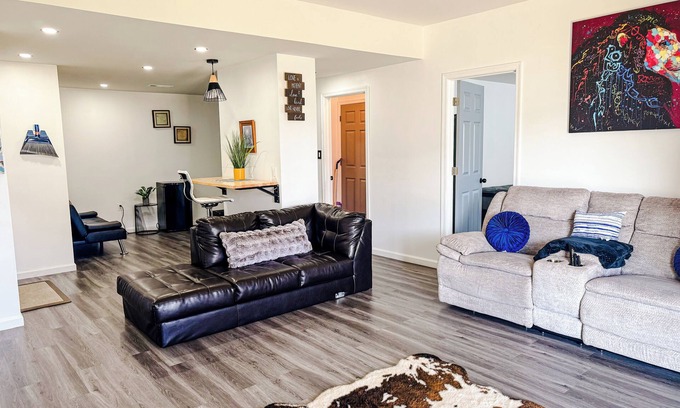 Harrisburg Apartment | Stay Near Hershey – Family-Friendly Suite for 6 with WiFi, AC and Private Entry