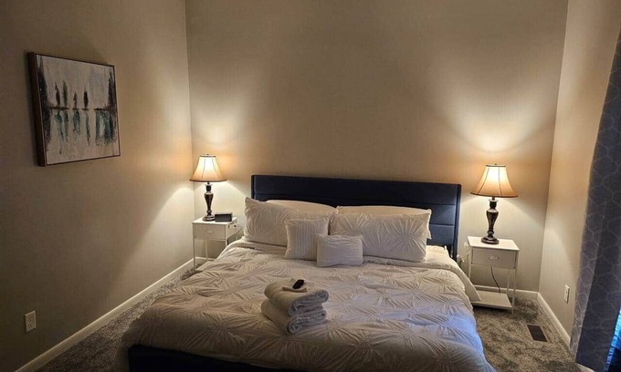 La Porte Apartment | Stay on State 2 bed