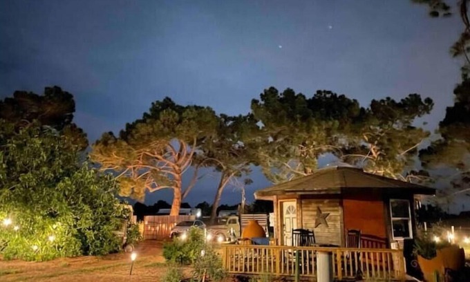 Davis Other | Stay on the farm - 1 bedroom cottage with deck outside of Davis