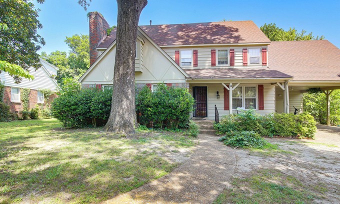 Ellendale House | Stay & Play in Memphis: Family Home w/Yard!