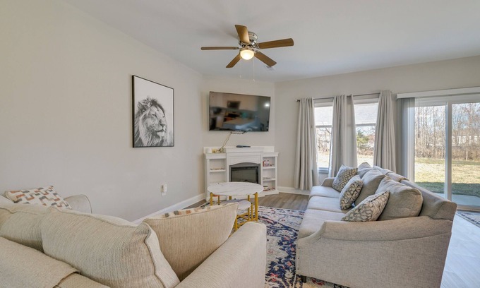 Harrisburg House | Stay & Play: Spacious Concord Townhome Near Uptown