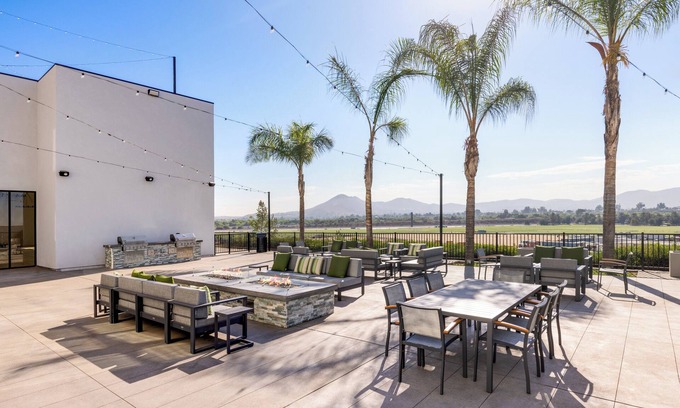 Mira Loma Hotel | Staybridge Suites Eastvale Norco by IHG