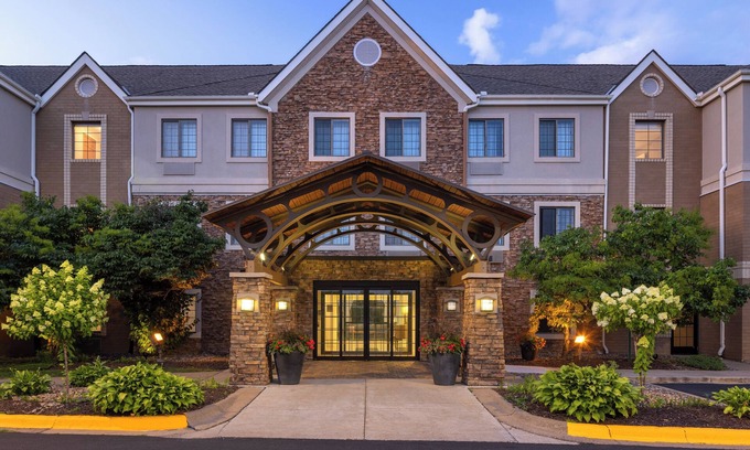 Maple Grove Hotel | Staybridge Suites MPLS-Maple Grove/Arbor Lakes by IHG