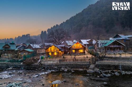 Pahalgam Villa | StayVista at Amanat with BBQ, WiFi