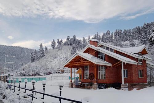 Srinagar Villa | StayVista at Suroor with Central Heating in Tangmarg