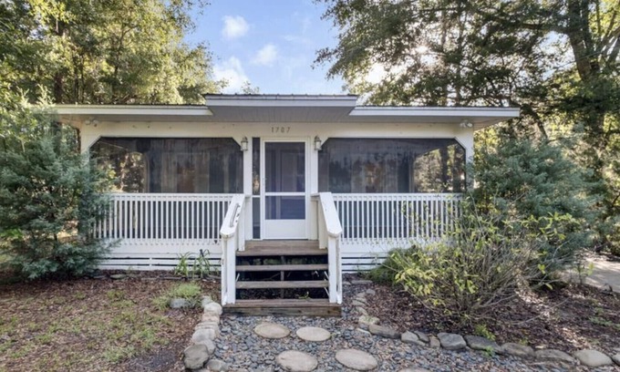 Steinhatchee House | Steinhatchee -2/2 Home - a Block from the landings