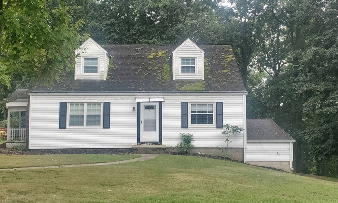 Prosperity House | Step back into the 50's in this charming house in delightful Washington PA