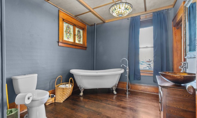 Appleton House | Steps from Downtown