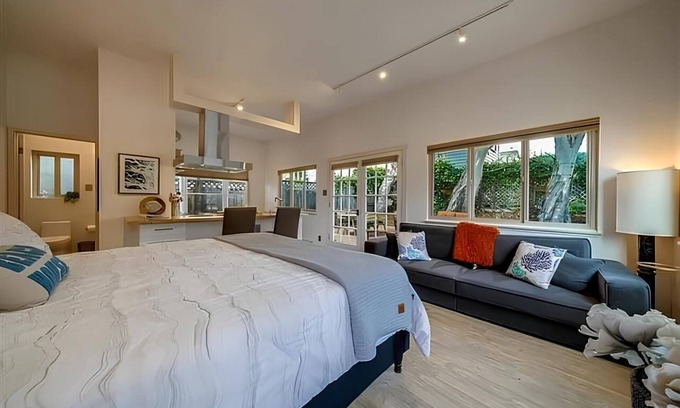 El Granada House | Steps from the Beach Getaway