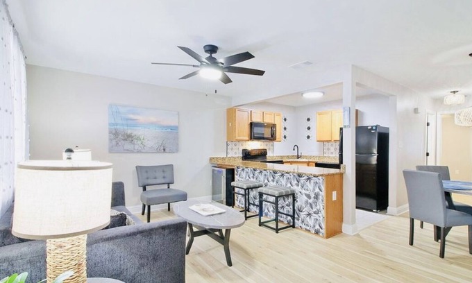 Biloxi Condo | Steps from the beach & Newly Renovated!