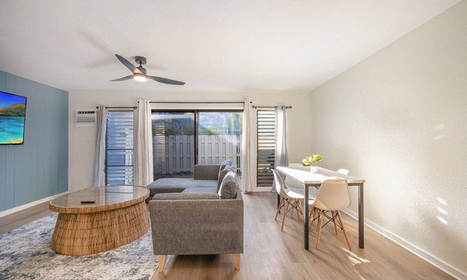 Nanakuli House | Steps from the Ocean 3bed/1.5bath Maili Beach