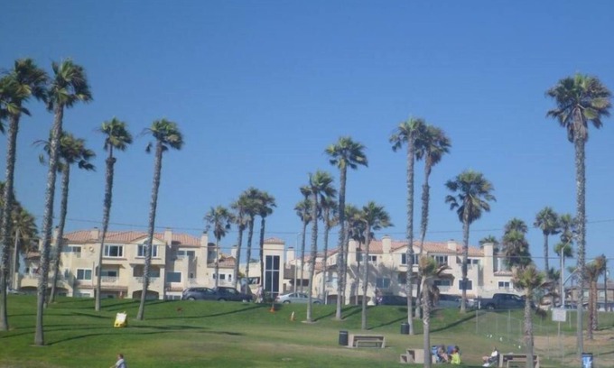 Huntington Beach Condo | STEPS FROM THE BEACH - HUNTINGTON CONDO - BEAT THE HOTEL COSTS