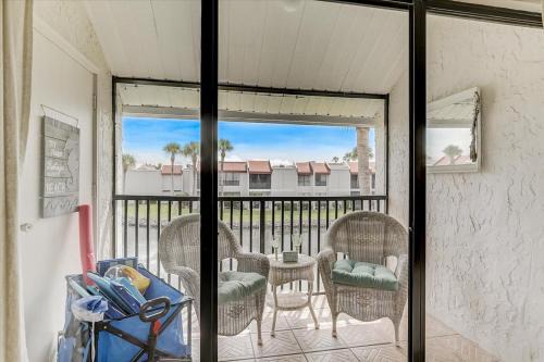 Bradenton Beach Apartment | *Steps to Beach, Heated Pool, Balcony, Amenities*