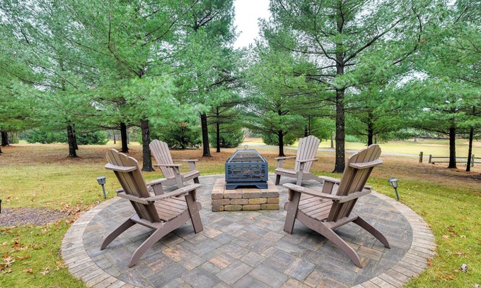 Rome House | Steps to Golf Course: Nekoosa Home w/Serene Yard!