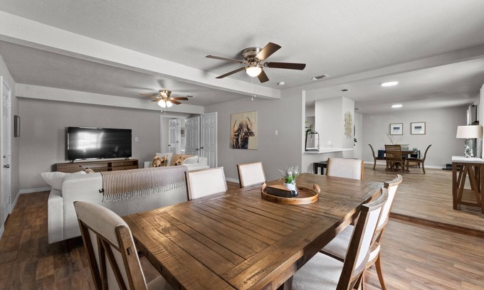 West San Antonio House | Steps to Lackland AFB & SeaWorld