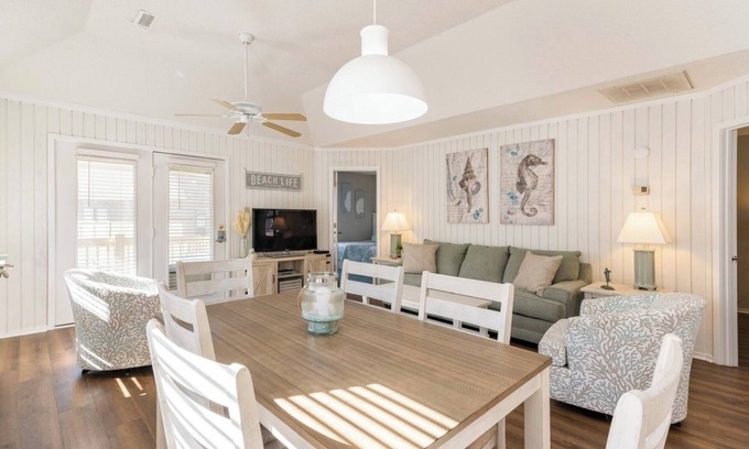 Myrtle Beach Cottage | Steps to the beach- 2Bd 2Bth Cottage- Pool -Off of Shore Drive