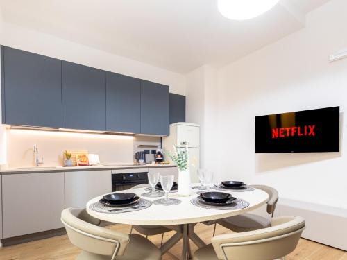 Old Town Apartment | Stile & Storia Vivi Modena da Corso Adriano