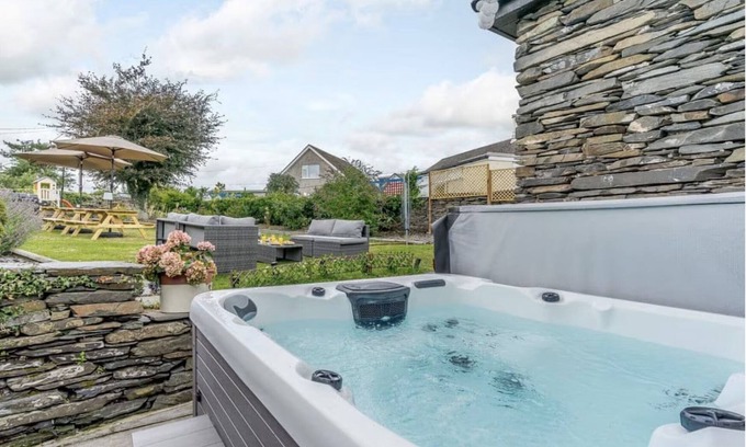 Kirkby-in-Furness House | Stone Arthur