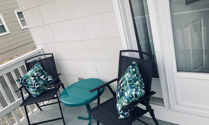 Stone Harbor Condo | Stone Harbor NJ Charming 2 bedroom 1st floor duplex on quiet south end.