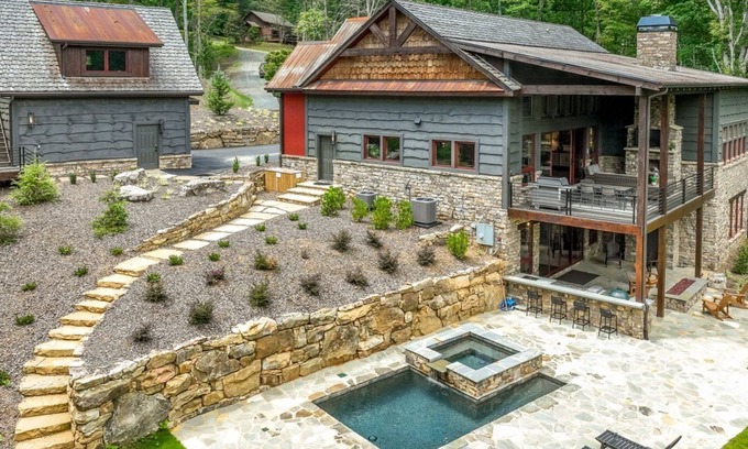 Cashes Valley Cabin | Stone Pool Lodge | Blue Ridge, GA