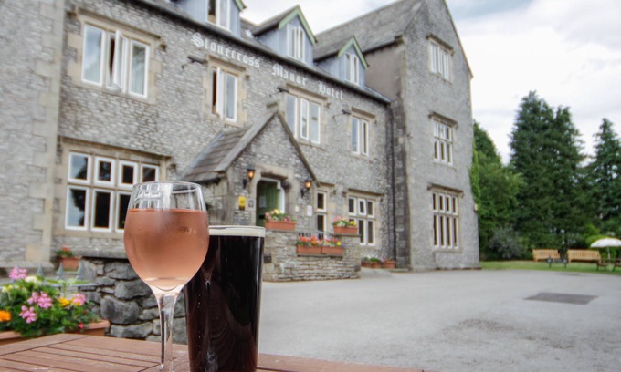 Kendal Hotel | Stonecross Manor Hotel