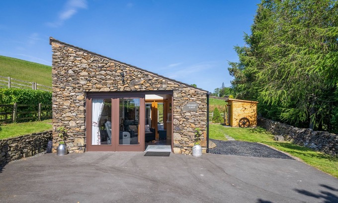 Carnforth Cottage | Stoney Calf - Quaint Cottage for two on a working farm