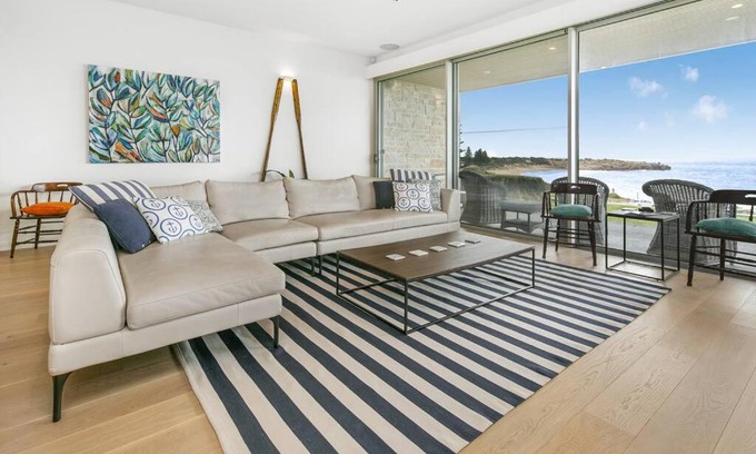 Port Elliot House | Strangeways Stays -Slps 10 4 Bdrm Oceanview