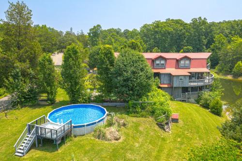 Kodak House | Strawberry Plains Cabin Private Pond and Game Room!