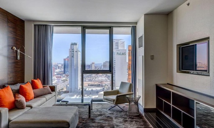 Las Vegas Apartment | Strip View Luxury Studio No Resort Fee Palms Place