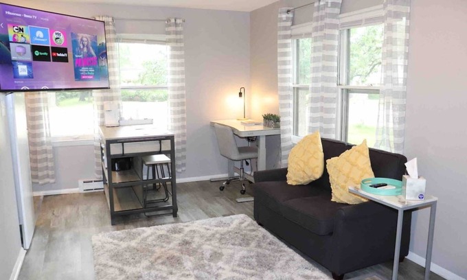 Oswego Apartment | Studio| 2 min drive to Downtown Oswego