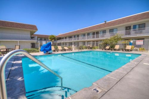 Biggs Field Hotel | Studio 6-El Paso, TX - East