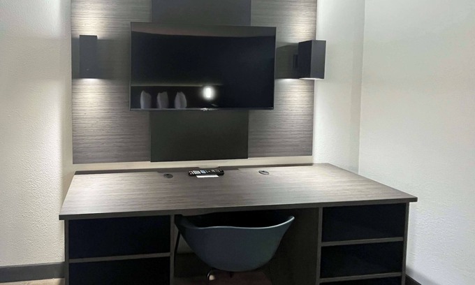 Huntsville Hotel | Studio 6 Huntsville, Al University Drive