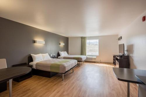 Sparks Hotel | Studio 6-Mccarran, NV - Sparks - Tahoe - Reno Industrial Center