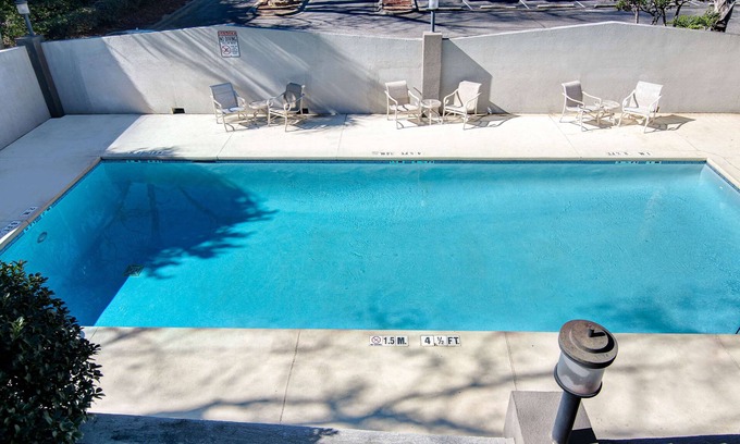 Pine Forest Hotel | Studio 6 Pensacola, FL - West I-10