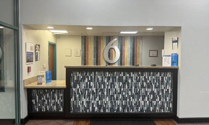 Savannah Hotel | Studio 6 Savannah, GA - Gateway & I-95