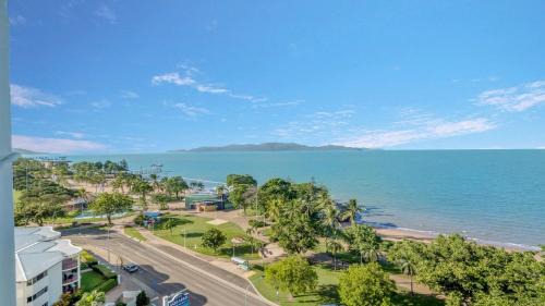 North Ward House | Studio 908 - Panoramic Ocean Views On The Strand