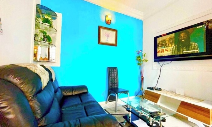 Douala Apartment | Studio A4 Fustel City, Bonamoussadi Santa Lucia, WiFi, canal, well, janitor
