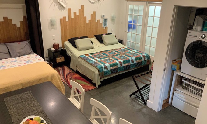 Paducah Apartment | Studio:AC,WiFi, shower, tankless water heater, kitchen, adjustable beds, parking