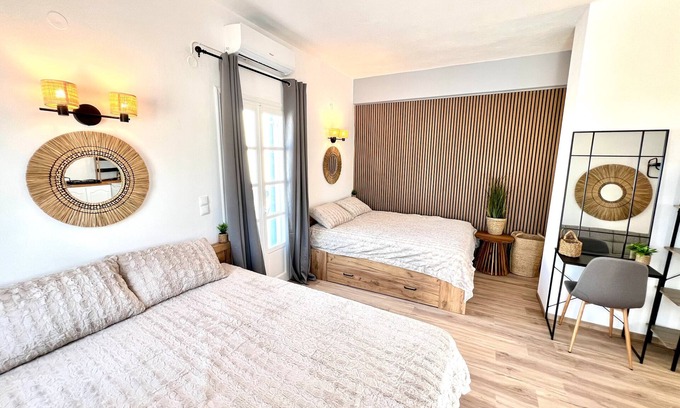 Paros Apartment | Studio 'Aeolian Blu 11' with Sea View, Wi-Fi and Air Conditioning